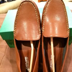 Eastland Flats Women's size 11